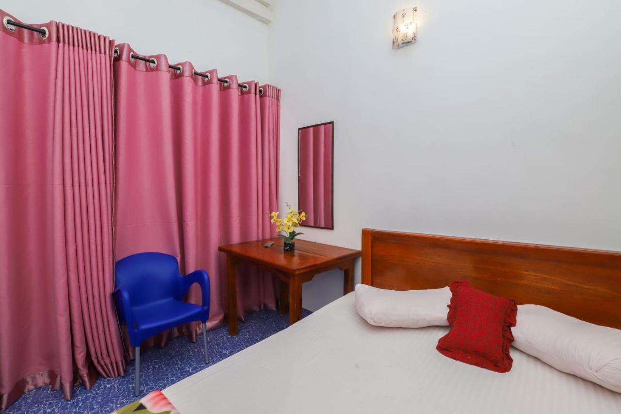 Delight Reich Hotel Peradeniya Chambre photo