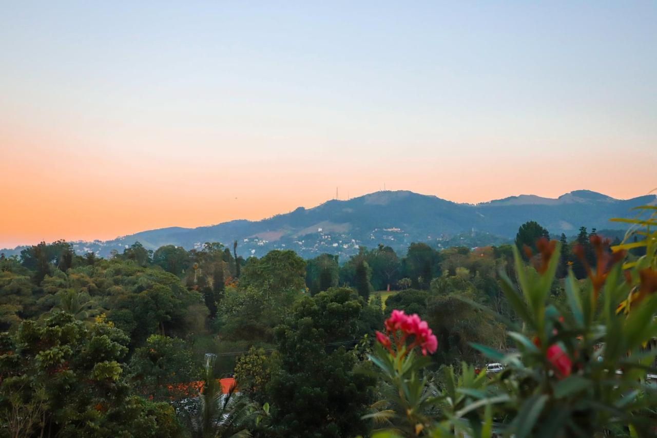 Delight Reich Hotel Peradeniya Extérieur photo