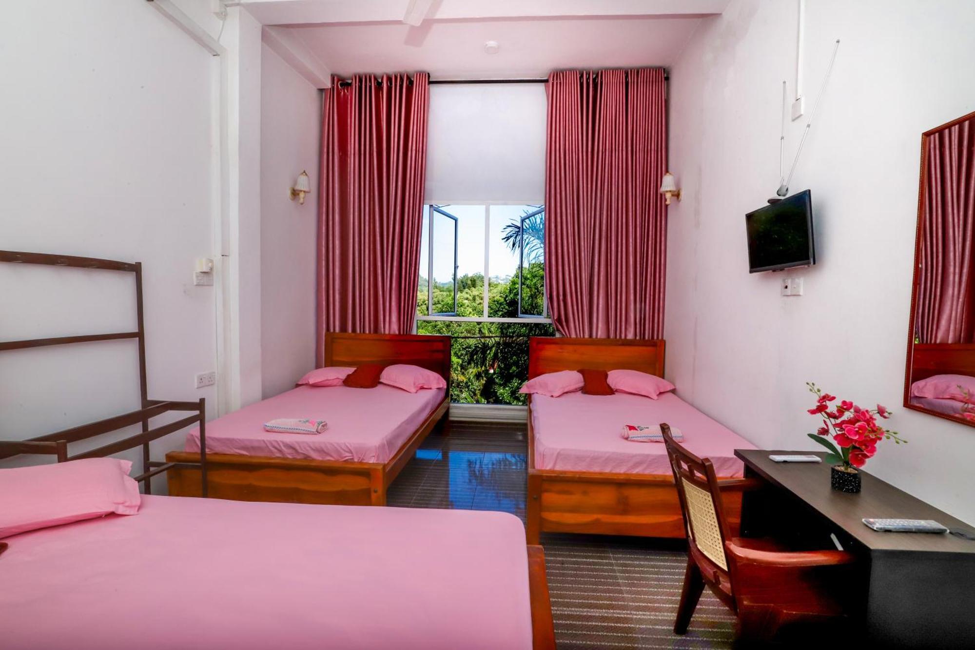 Delight Reich Hotel Peradeniya Chambre photo